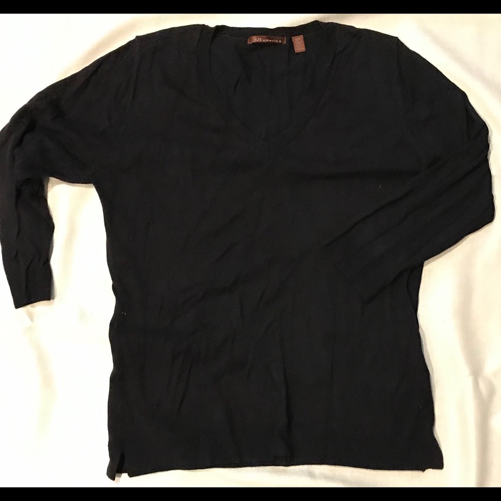 Dark blue pull over sweater